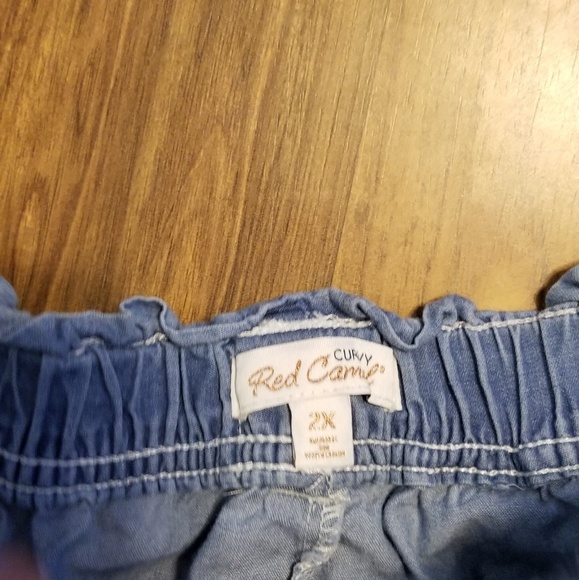 Red Camel curvy shorts - Picture 3 of 6